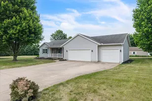 14 Quail Hollow Estate, Geneseo, IL 61254 - Photo 3