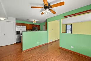 1572 Victoria Park Cir, Aurora, IL 60504 - Photo 9