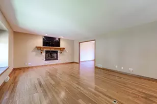 1104 Monroe St, Wauconda, IL 60084 - Photo 3
