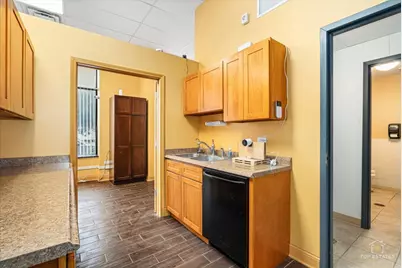 974 W 35th Place, Chicago, IL 60609 - Photo 11