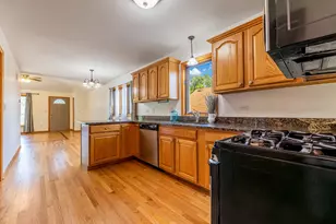 4827 S Linder Ave, Chicago, IL 60638 - Photo 9