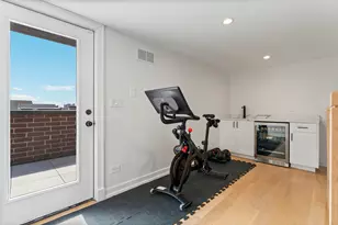 1525 N Bosworth Ave, Chicago, IL 60642 - Photo 19