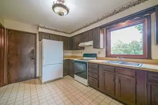 943 N Crest Ct, Byron, IL 61010 - Photo 11