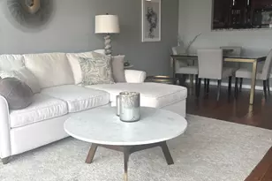 33 W Delaware Pl, Chicago, IL 60610 - Photo 5