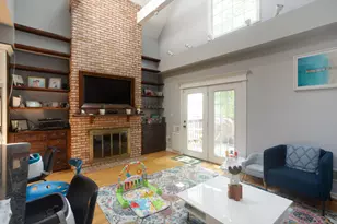 1425 W Henderson St, Chicago, IL 60657 - Photo 7