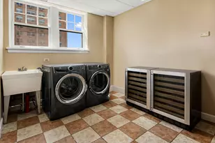 421 W Melrose St, Chicago, IL 60657 - Photo 25
