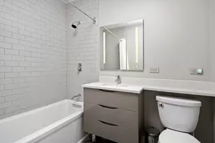 421 W Melrose St, Chicago, IL 60657 - Photo 19