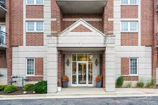 405 S Creekside Dr, Palatine, IL 60074 - Photo 3