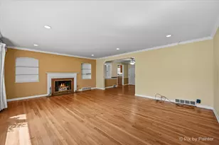340 Hilkert Ct, Crystal Lake, IL 60014 - Photo 3
