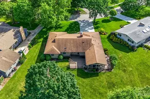 340 Hilkert Ct, Crystal Lake, IL 60014 - Photo 43