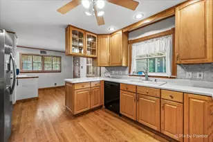 340 Hilkert Ct, Crystal Lake, IL 60014 - Photo 7
