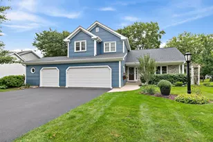 422 Old Country Way, Wauconda, IL 60084 - Photo 1