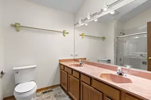 422 Old Country Way, Wauconda, IL 60084 - Photo 15