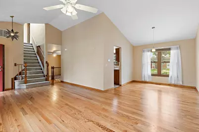 422 Old Country Way, Wauconda, IL 60084 - Photo 3