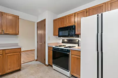 422 Old Country Way, Wauconda, IL 60084 - Photo 7