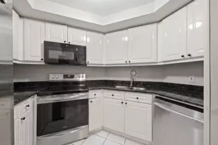 195 N Harbor Dr, Chicago, IL 60601 - Photo 1