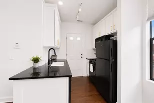 743 W Cornelia Ave, Chicago, IL 60657 - Photo 7