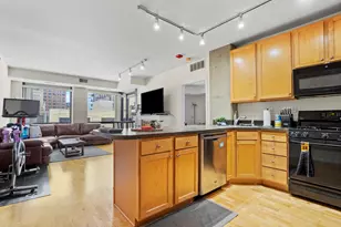 1212 N Wells St, Chicago, IL 60610 - Photo 3