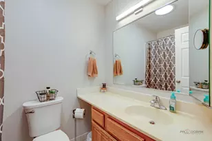 1254 Streamwood Ln, Vernon Hills, IL 60061 - Photo 25