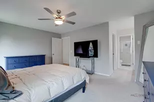 1254 Streamwood Ln, Vernon Hills, IL 60061 - Photo 19