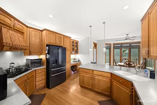 10605 Red Hawk Ln, Spring Grove, IL 60081 - Photo 15