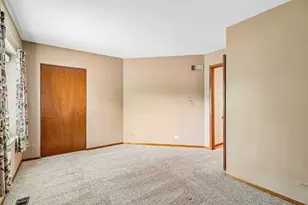 1079 Braeburn Rd, Mundelein, IL 60060 - Photo 17