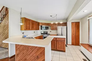 1079 Braeburn Rd, Mundelein, IL 60060 - Photo 11