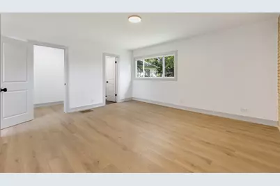 10205 S Yale Avenue, Chicago, IL 60628 - Photo 11