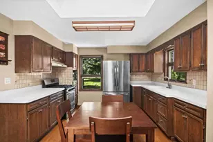6N192 Weber Dr, Saint Charles, IL 60174 - Photo 9