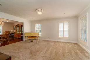 22 Cherry Tree Pl, Harrisburg, IL 62946 - Photo 5