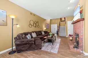 374 Wolcott Ln, Batavia, IL 60510 - Photo 7