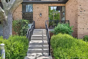 4 Oak Creek Dr, Buffalo Grove, IL 60089 - Photo 1