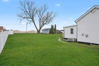 205 E Taylor Street, Grant Park, IL 60940 - Photo 17