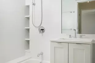 1460 N Sandburg Terrace, Chicago, IL 60610 - Photo 19