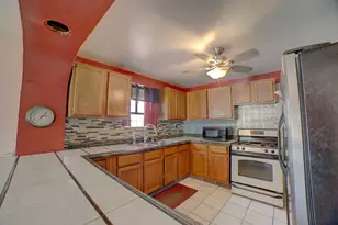 544 E Mulberry St, Watseka, IL 60970 - Photo 9