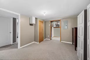 9819 S Millard Ave, Evergreen Park, IL 60805 - Photo 21