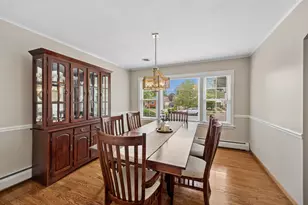 9819 S Millard Ave, Evergreen Park, IL 60805 - Photo 5