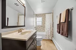 9819 S Millard Ave, Evergreen Park, IL 60805 - Photo 17