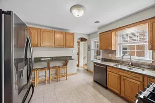 9819 S Millard Ave, Evergreen Park, IL 60805 - Photo 7