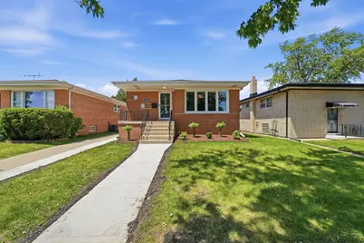 530 Bensley Avenue, Calumet City, IL 60409 - Photo 1