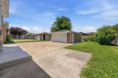 530 Bensley Avenue, Calumet City, IL 60409 - Photo 29