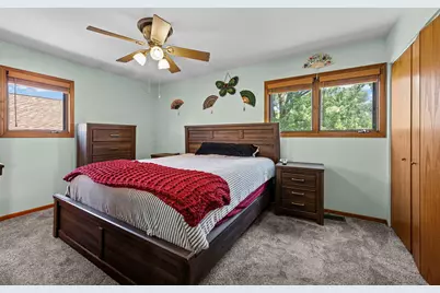 2238 Elmira Avenue, Des Plaines, IL 60018 - Photo 17
