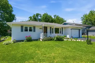 34456 W Lake Shore Dr, Round Lake, IL 60073 - Photo 3