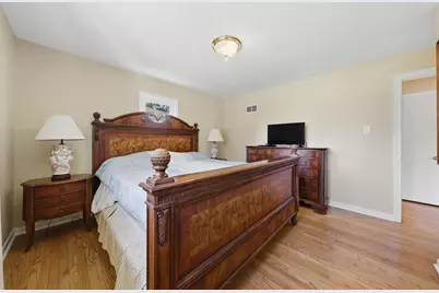 34456 W Lake Shore Drive, Round Lake, IL 60073 - Photo 15