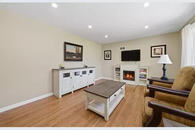 34456 W Lake Shore Drive, Round Lake, IL 60073 - Photo 5