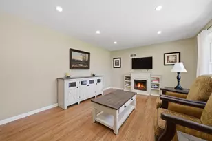 34456 W Lake Shore Dr, Round Lake, IL 60073 - Photo 5