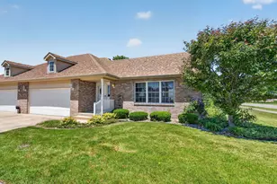 68 Oregon Trail, Coal City, IL 60416 - Photo 3