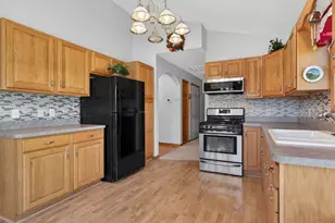 68 Oregon Trail, Coal City, IL 60416 - Photo 17