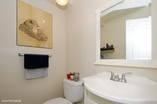 1415 W Lunt Ave, Chicago, IL 60626 - Photo 13
