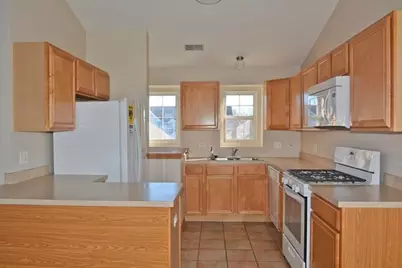 2527 Sheehan Drive #202, Naperville, IL 60564 - Photo 3